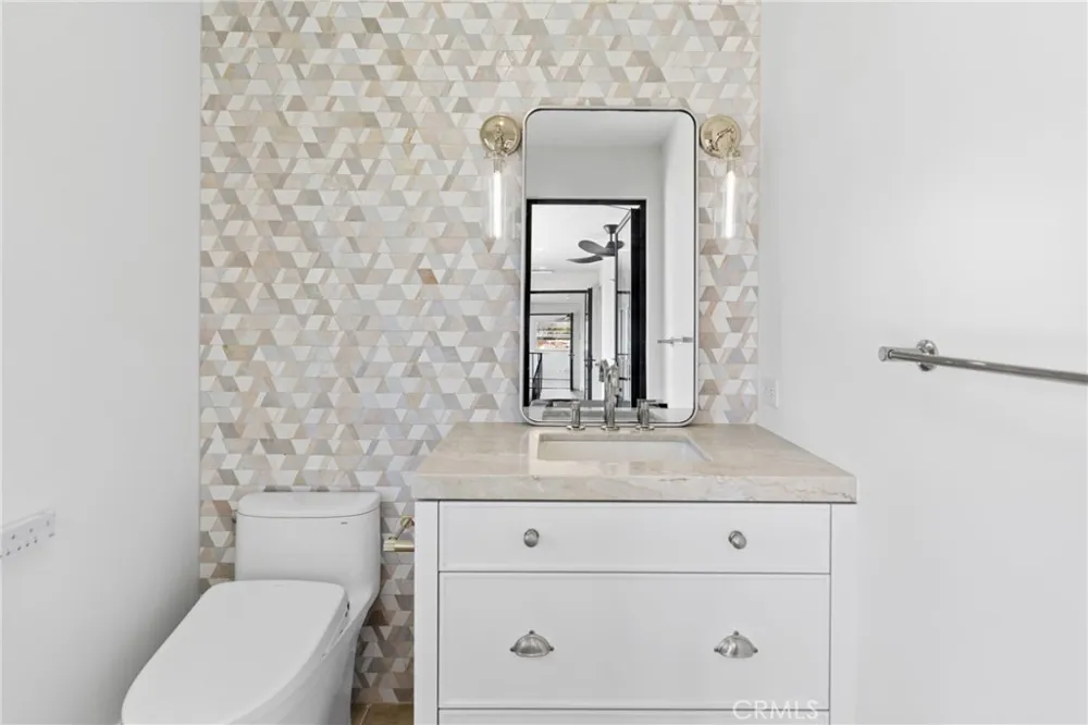 113 Grand Canal Newport Beach, CA 92662