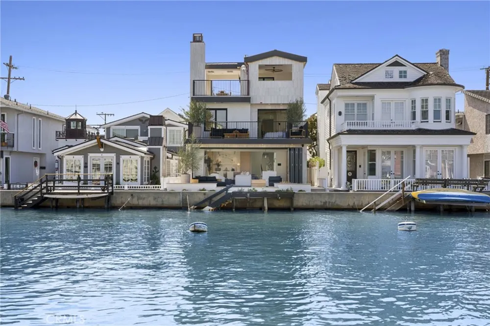 113 Grand Canal Newport Beach, CA 92662