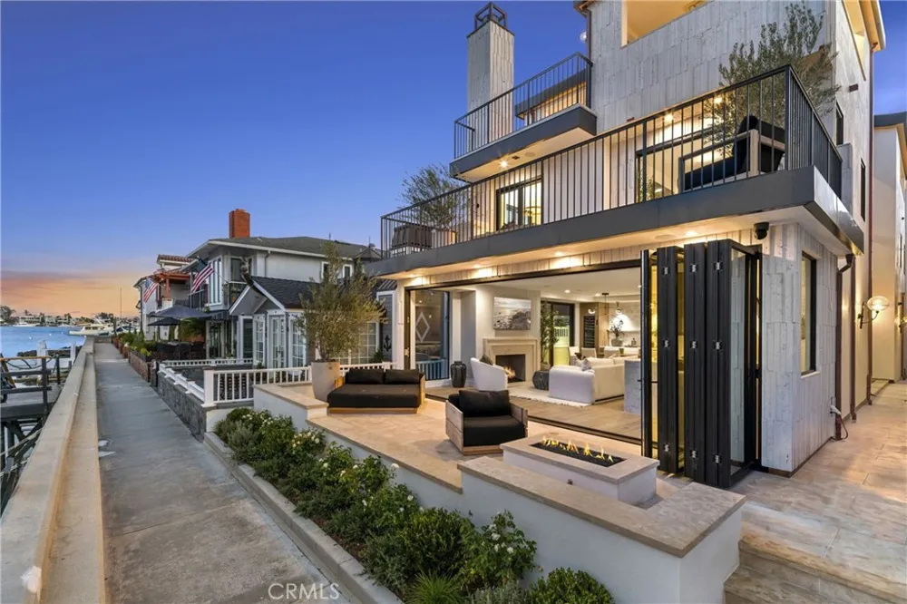 113 Grand Canal Newport Beach, CA 92662