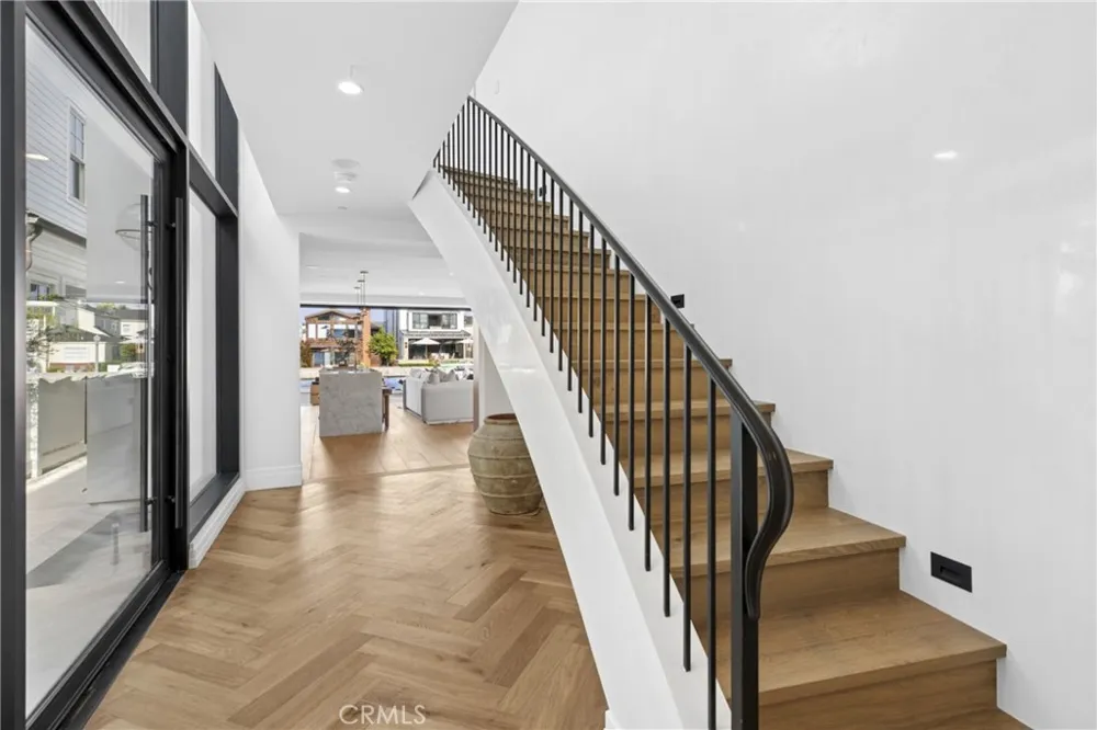113 Grand Canal Newport Beach, CA 92662