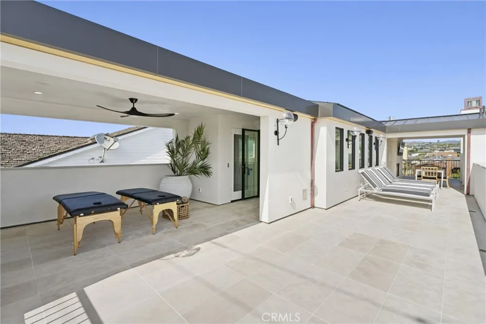 113 Grand Canal Newport Beach, CA 92662