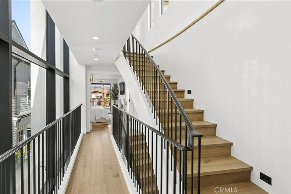 113 Grand Canal Newport Beach, CA 92662