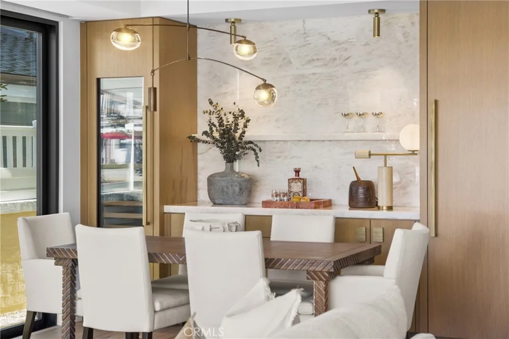 113 Grand Canal Newport Beach, CA 92662