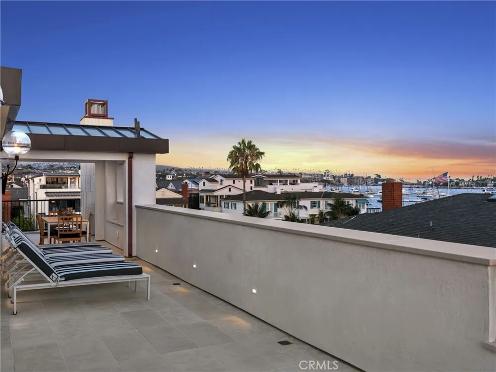 113 Grand Canal Newport Beach, CA 92662