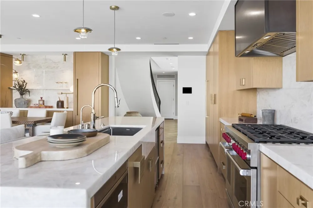 113 Grand Canal Newport Beach, CA 92662
