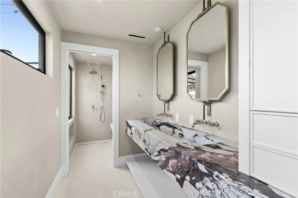 113 Grand Canal Newport Beach, CA 92662