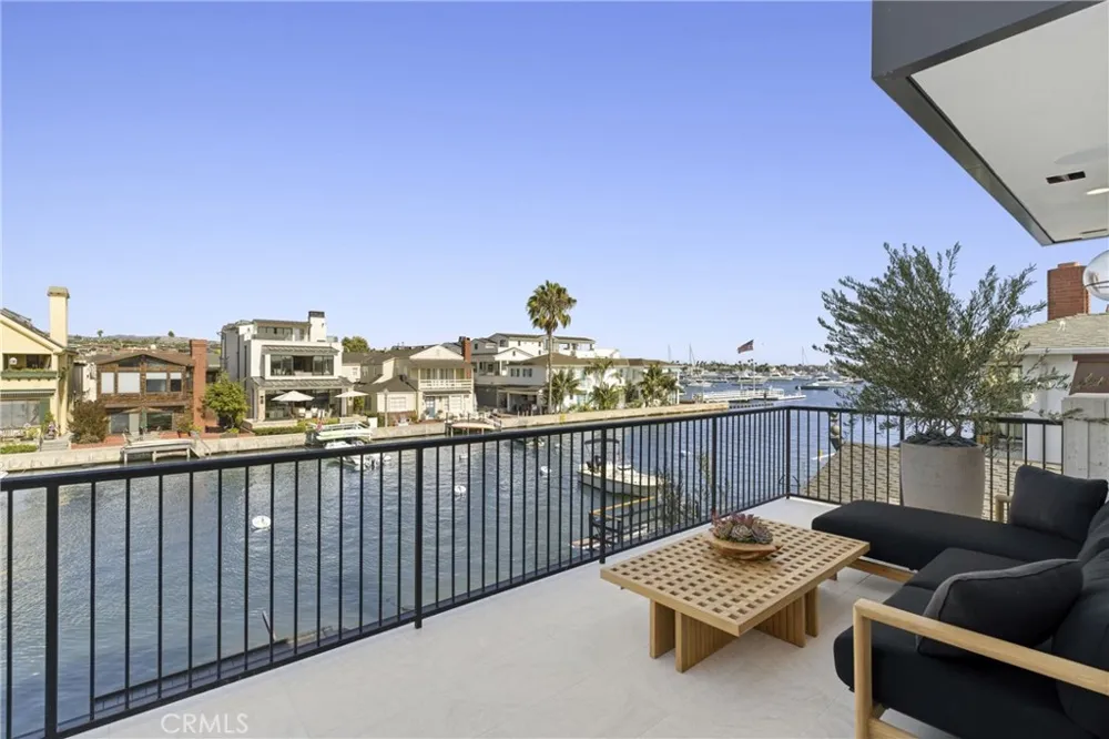 113 Grand Canal Newport Beach, CA 92662