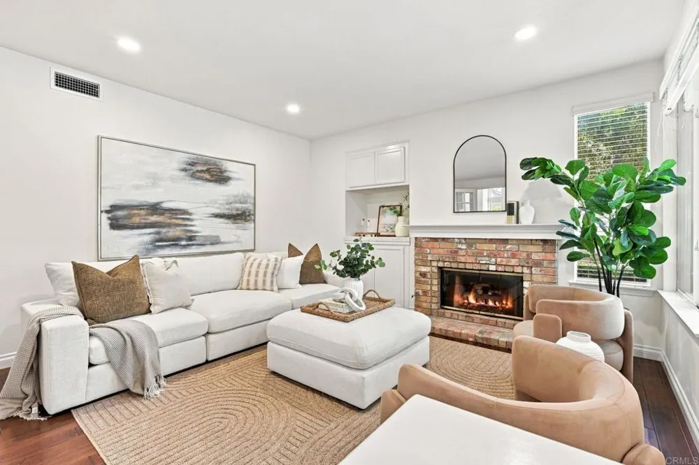 7016 Wildrose Carlsbad, CA 92011