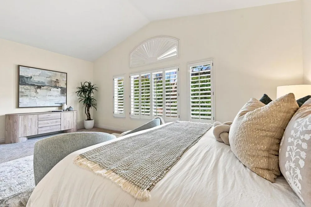 7016 Wildrose Carlsbad, CA 92011