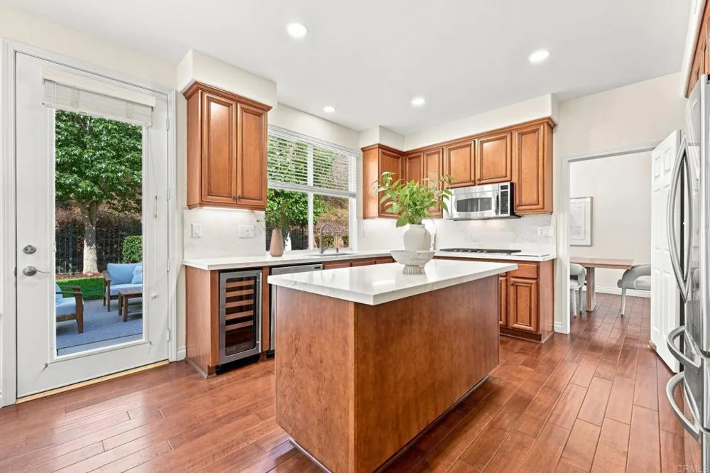 7016 Wildrose Carlsbad, CA 92011