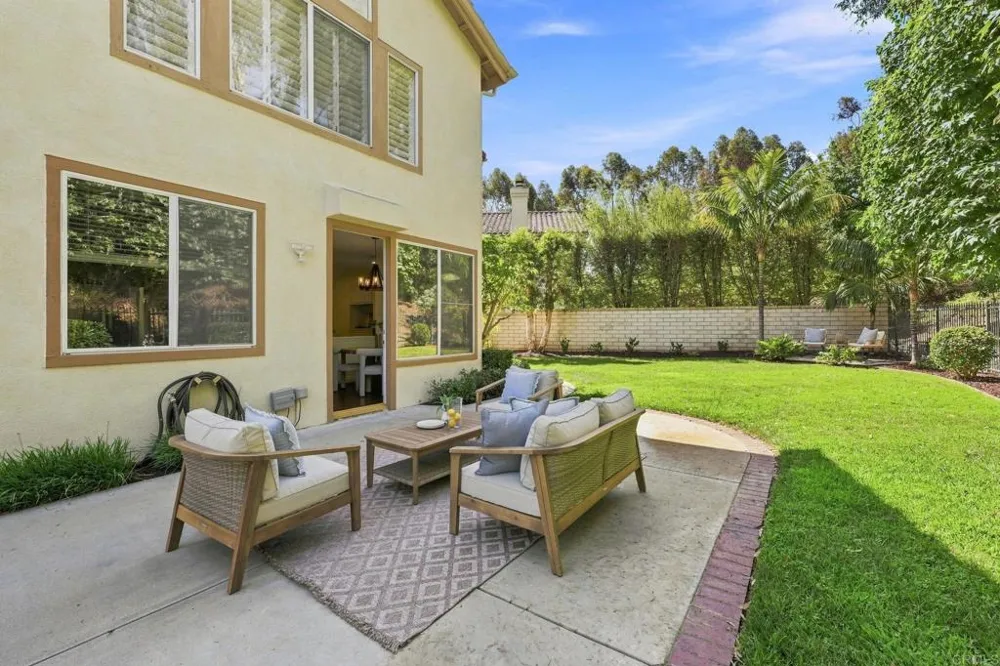 7016 Wildrose Carlsbad, CA 92011