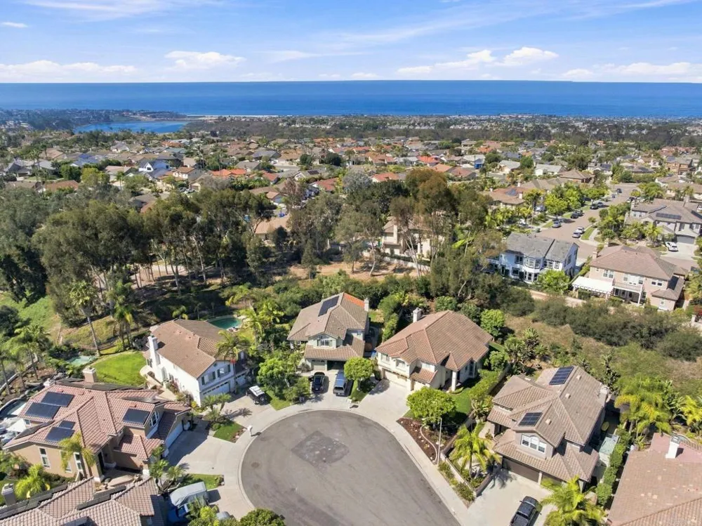 7016 Wildrose Carlsbad, CA 92011