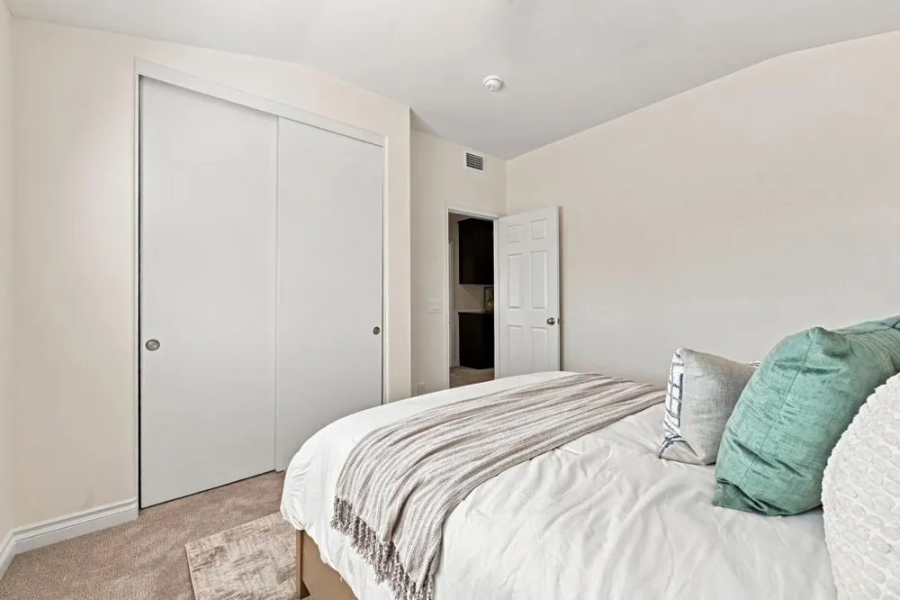 7016 Wildrose Carlsbad, CA 92011