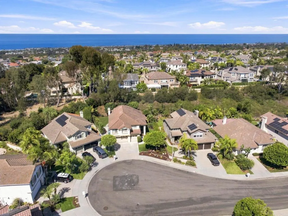 7016 Wildrose Carlsbad, CA 92011