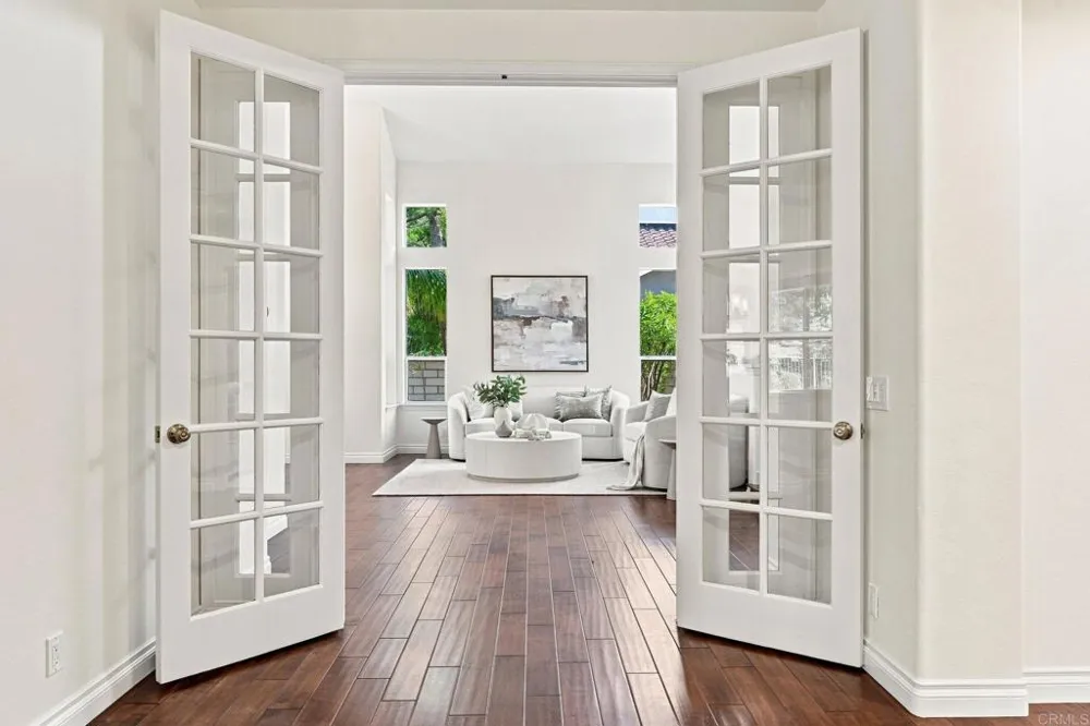 7016 Wildrose Carlsbad, CA 92011