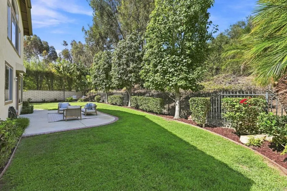 7016 Wildrose Carlsbad, CA 92011