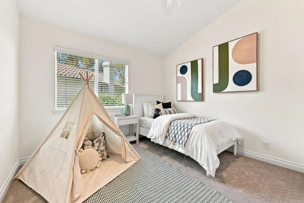 7016 Wildrose Carlsbad, CA 92011