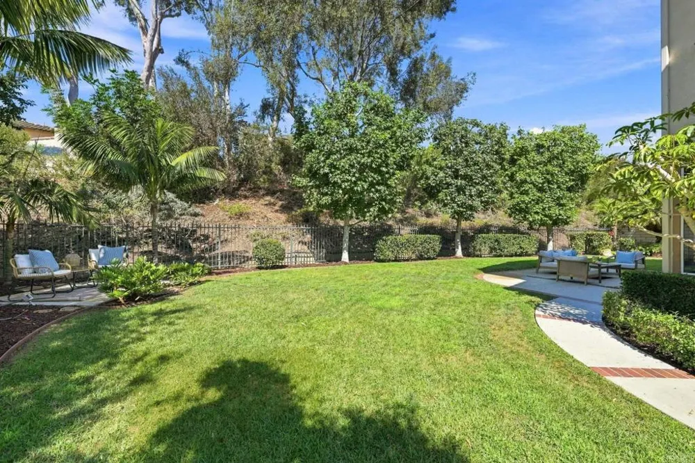 7016 Wildrose Carlsbad, CA 92011