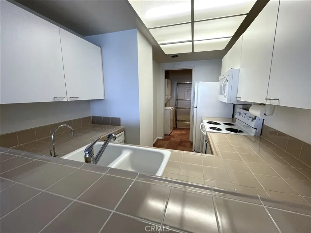 525 E Seaside #1806 Long Beach, CA 90802