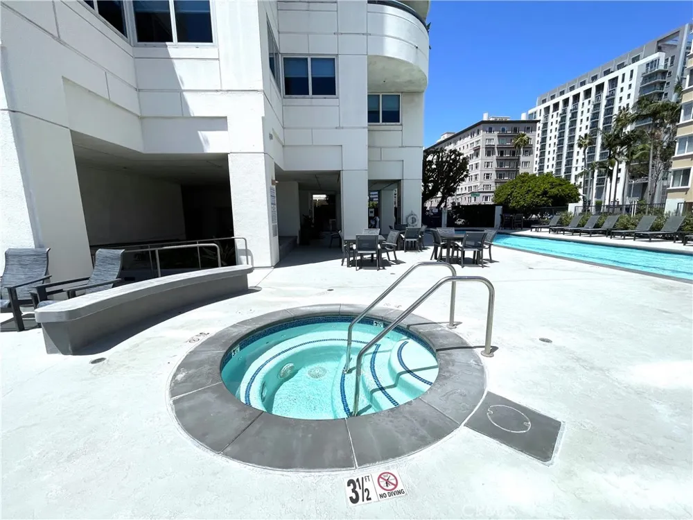525 E Seaside #1806 Long Beach, CA 90802