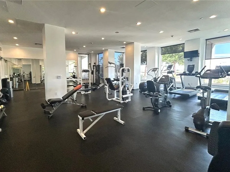 525 E Seaside #1806 Long Beach, CA 90802