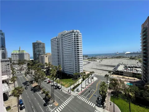 525 E Seaside #1806