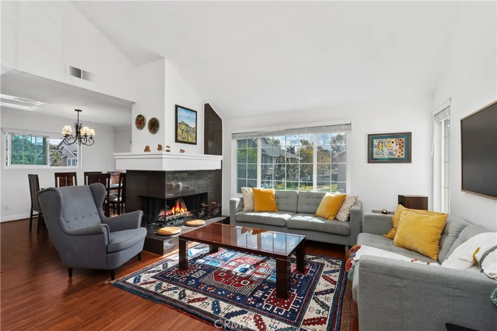 53 Woodleaf Irvine, CA 92614