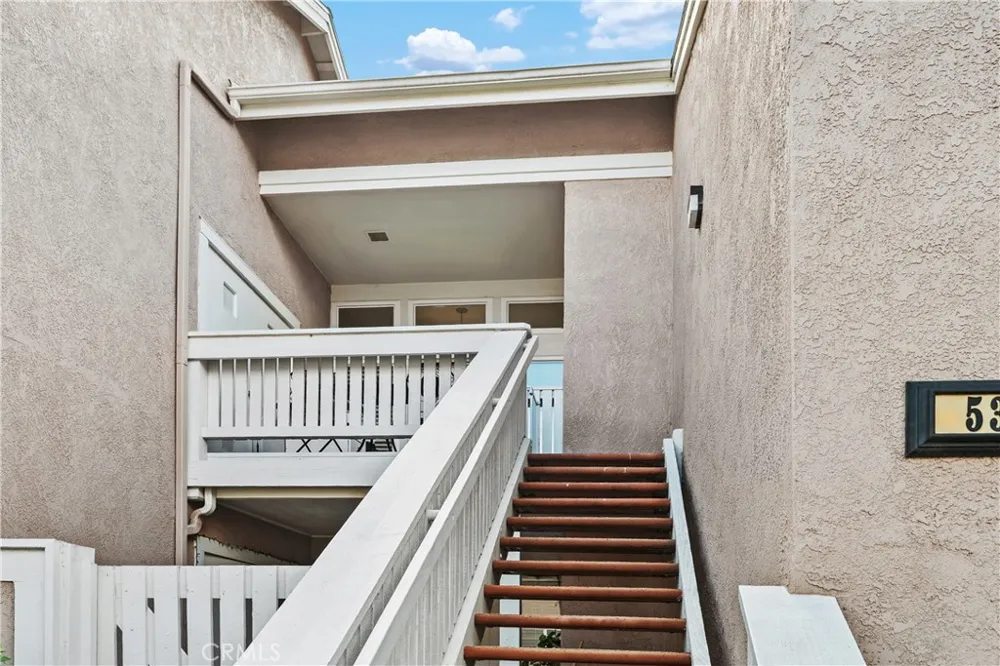 53 Woodleaf Irvine, CA 92614
