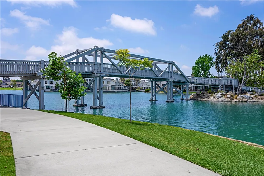 53 Woodleaf Irvine, CA 92614