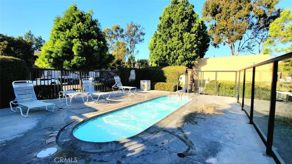 53 Woodleaf Irvine, CA 92614