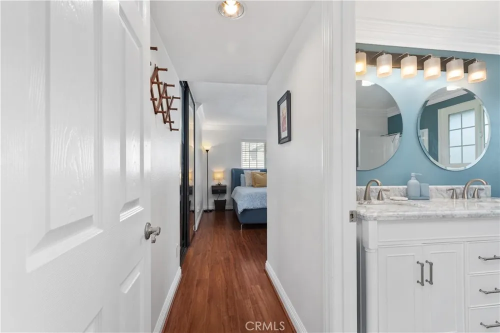 53 Woodleaf Irvine, CA 92614