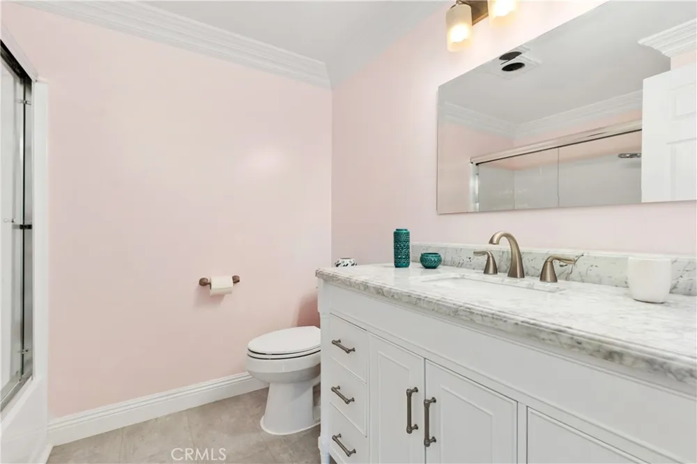 53 Woodleaf Irvine, CA 92614