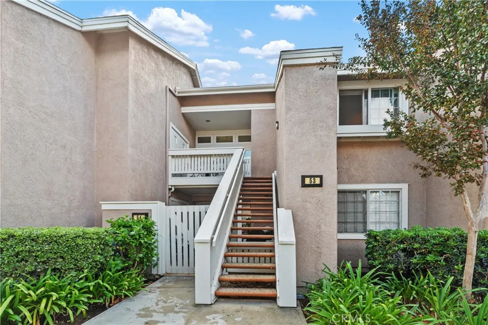 53 Woodleaf Irvine, CA 92614