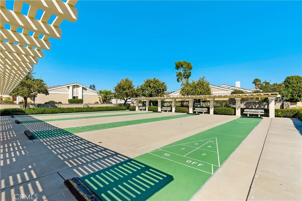 53 Woodleaf Irvine, CA 92614