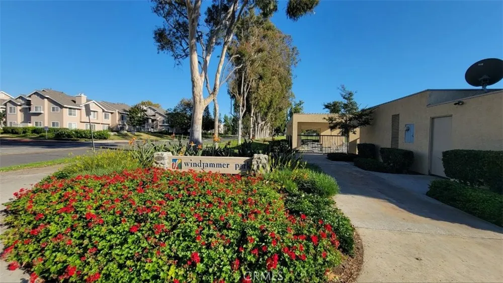 53 Woodleaf Irvine, CA 92614