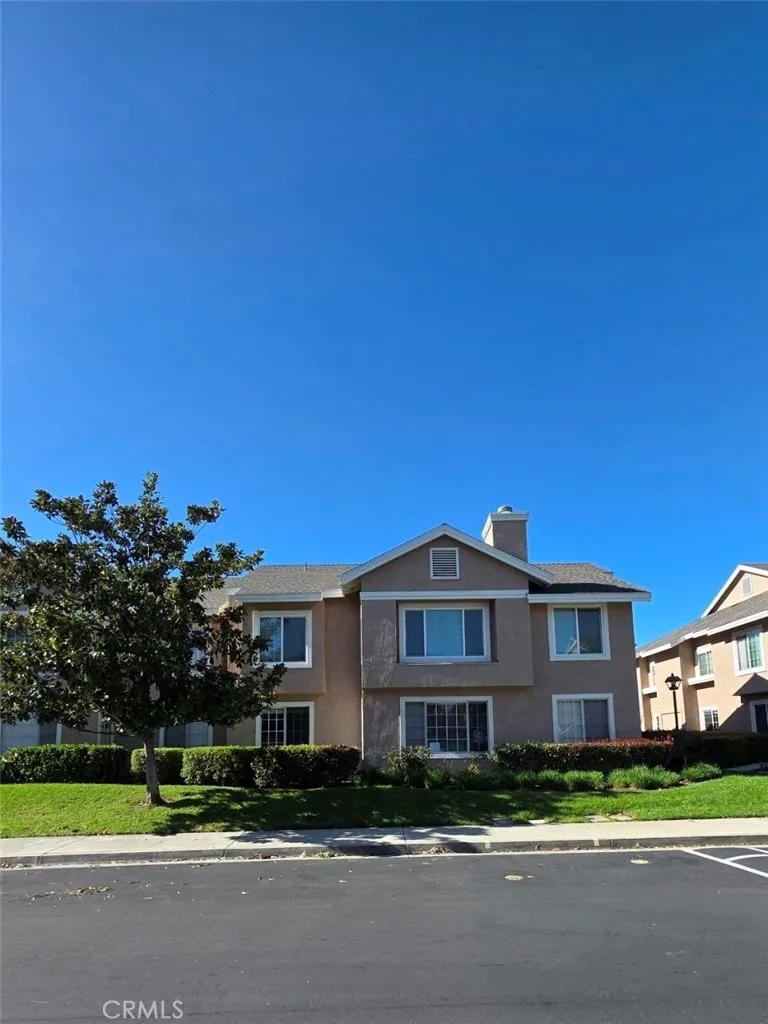 53 Woodleaf Irvine, CA 92614