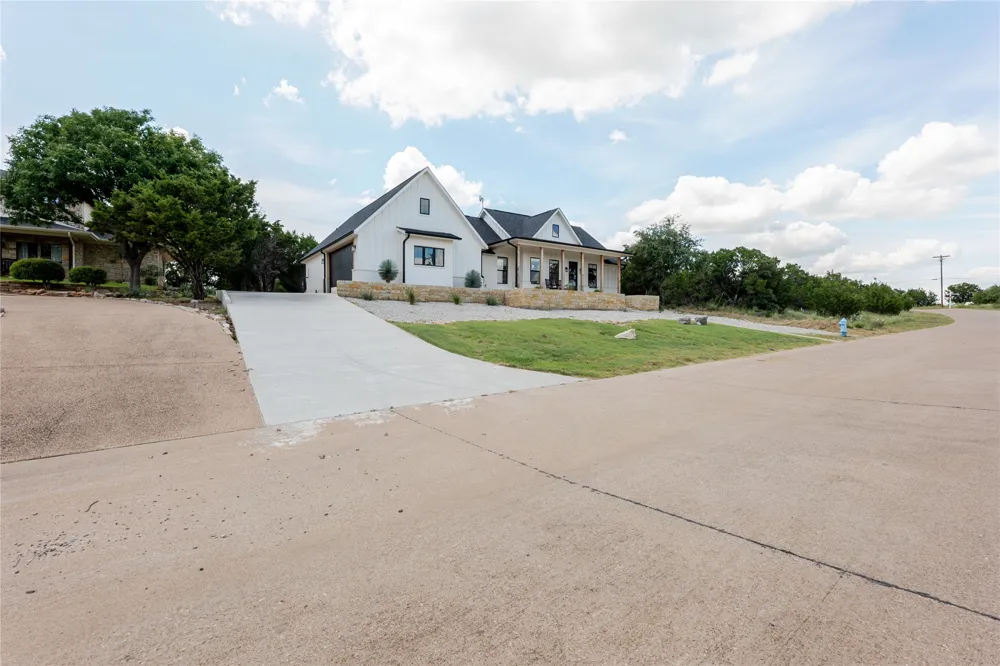 405 Oak Tree Drive Possum Kingdom Lake, TX 76449