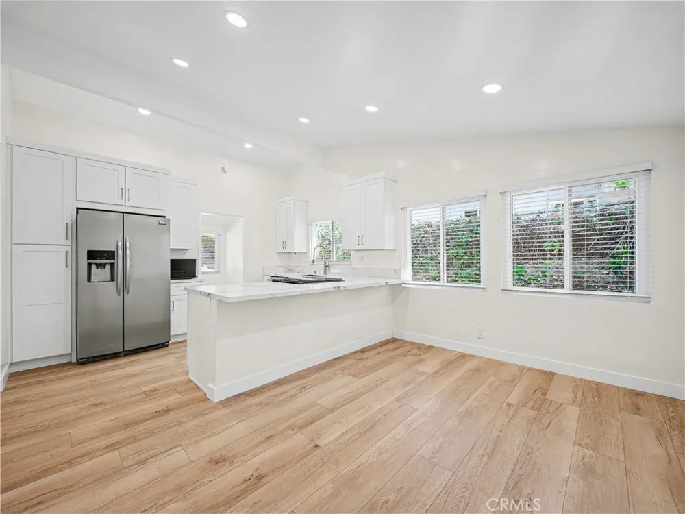 5604 Mason Avenue Woodland Hills, CA 91367