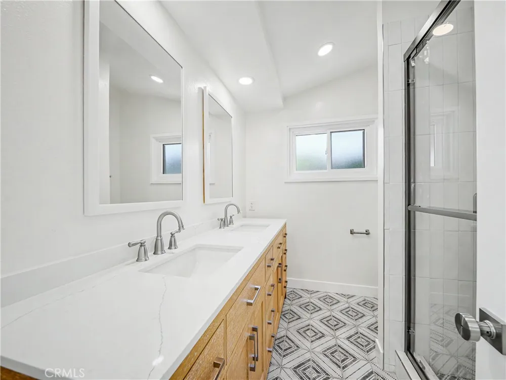 5604 Mason Avenue Woodland Hills, CA 91367