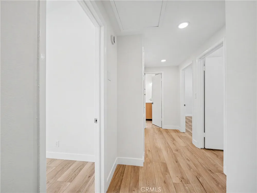 5604 Mason Avenue Woodland Hills, CA 91367