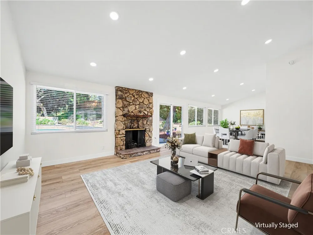 5604 Mason Avenue Woodland Hills, CA 91367