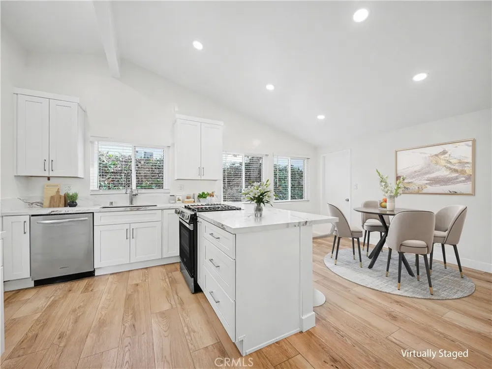 5604 Mason Avenue Woodland Hills, CA 91367