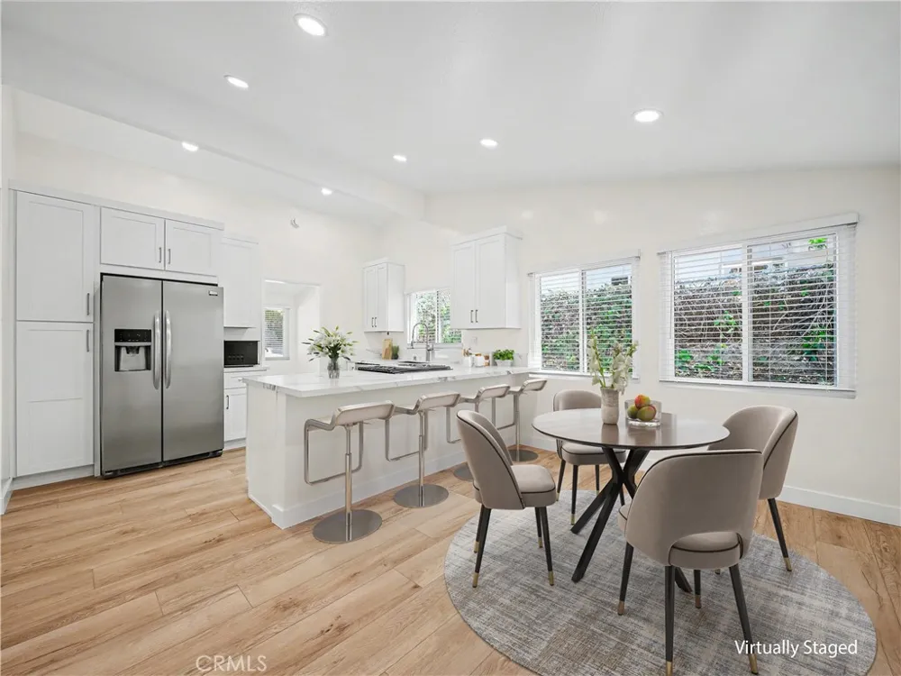 5604 Mason Avenue Woodland Hills, CA 91367