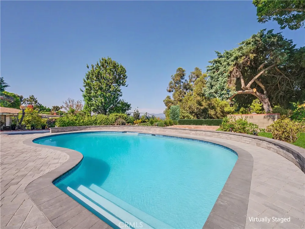 5604 Mason Avenue Woodland Hills, CA 91367