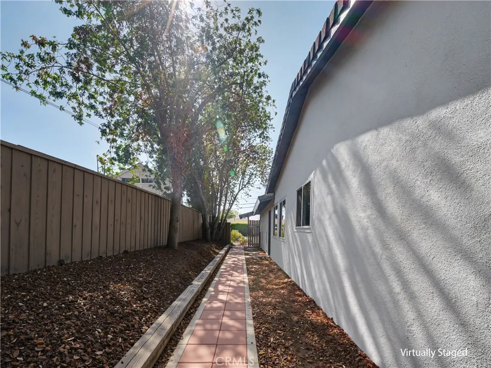 5604 Mason Avenue Woodland Hills, CA 91367