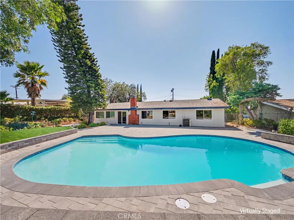 5604 Mason Avenue Woodland Hills, CA 91367
