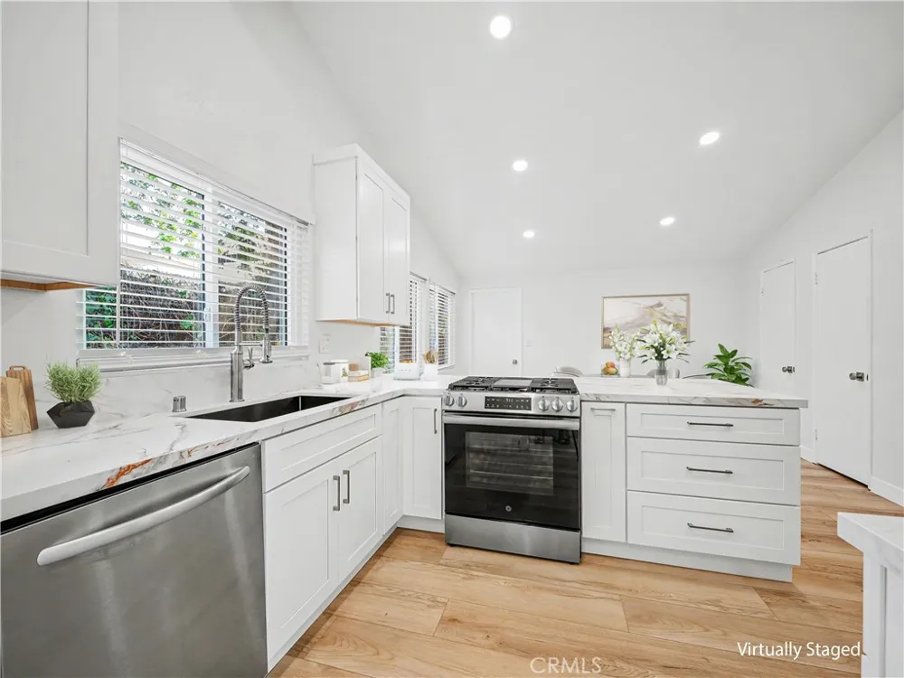 5604 Mason Avenue Woodland Hills, CA 91367