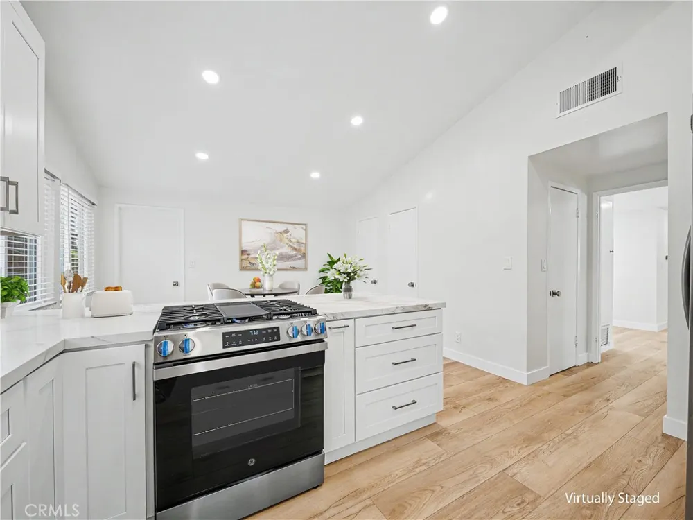 5604 Mason Avenue Woodland Hills, CA 91367