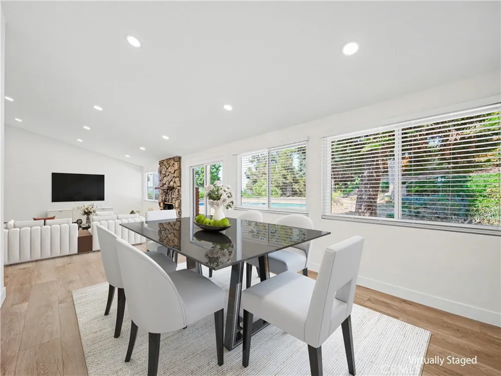 5604 Mason Avenue Woodland Hills, CA 91367