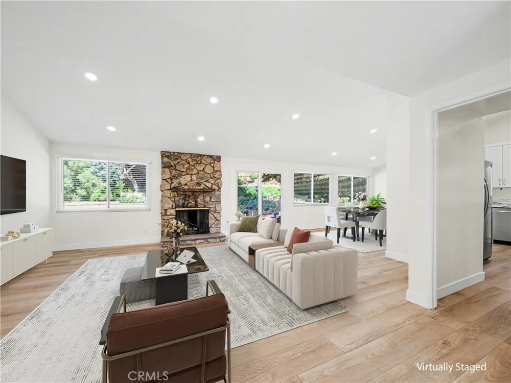 5604 Mason Avenue Woodland Hills, CA 91367